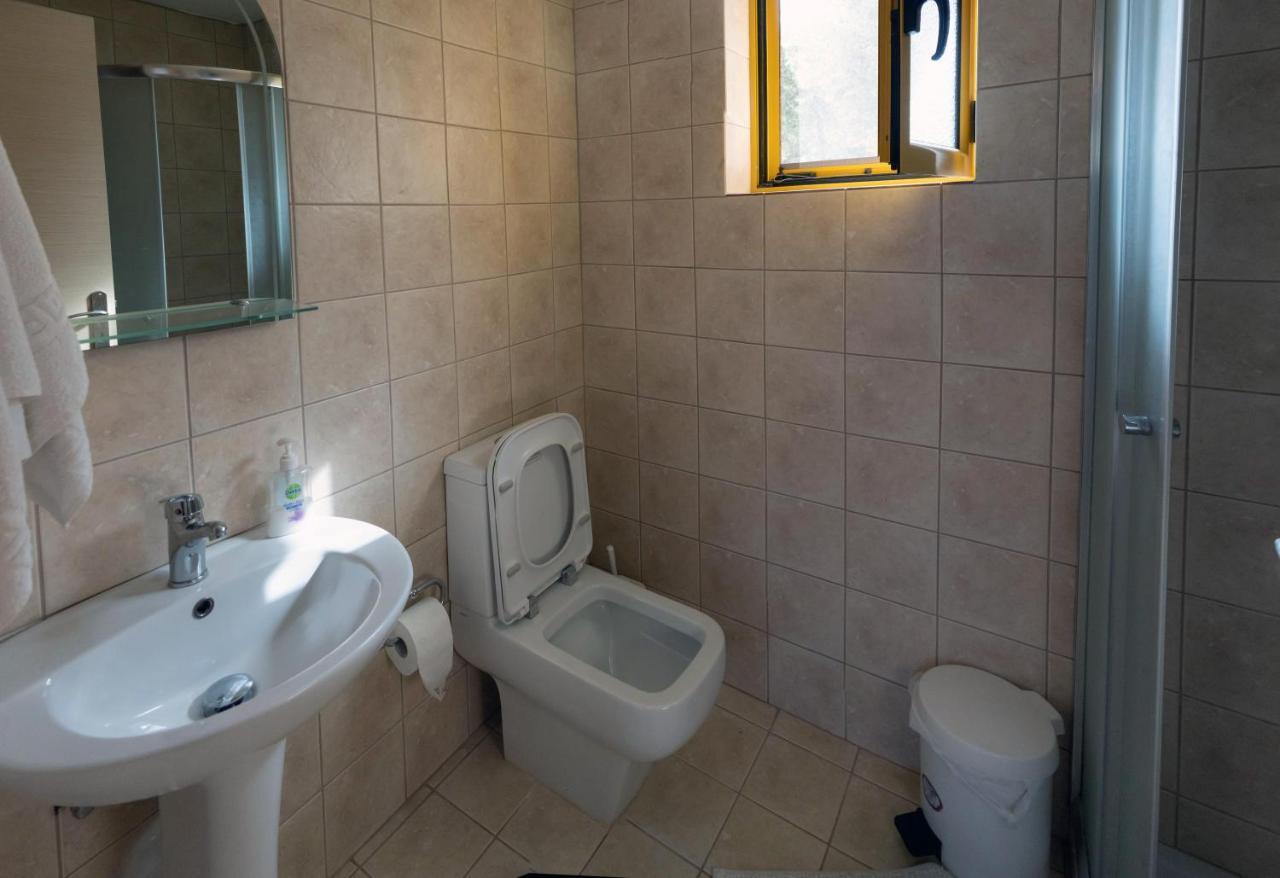 Trisilio Apartment *